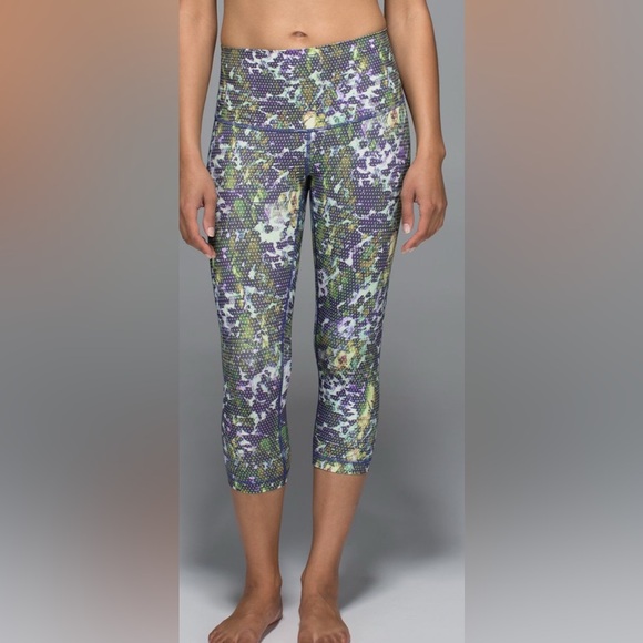 Lululemon leggings - Picture 5 of 10